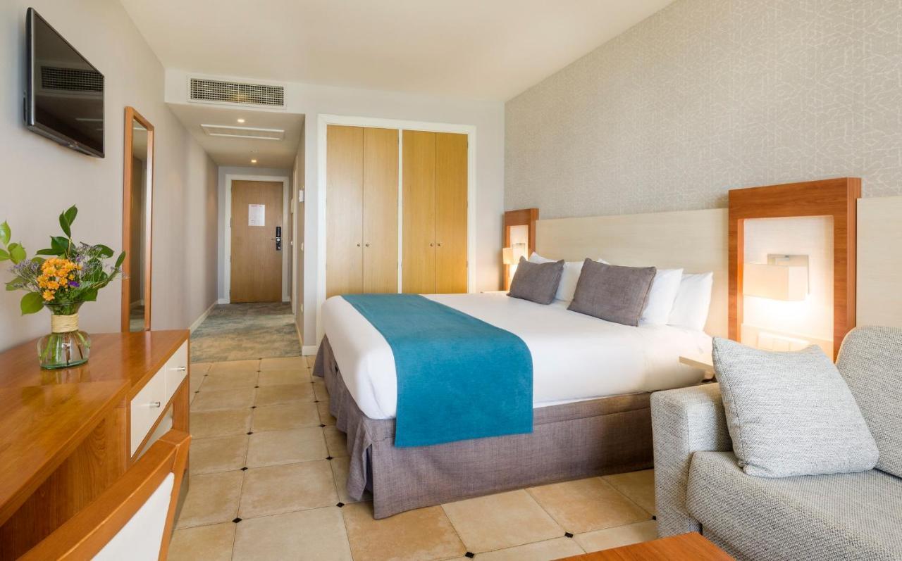 Double or Twin Room Sea View