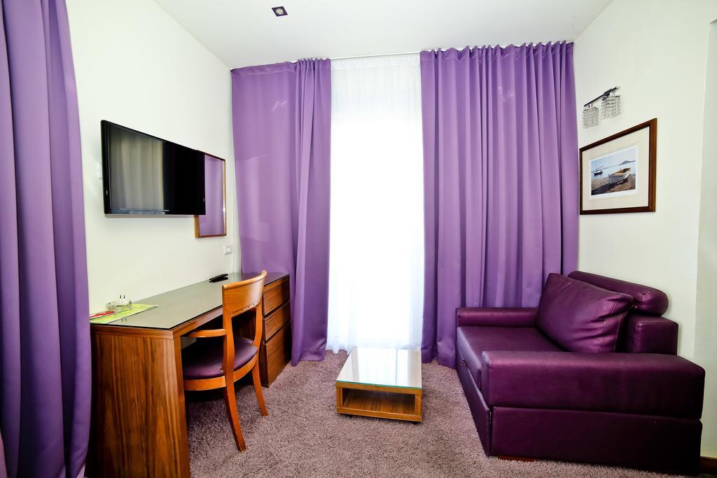 Classic Double Room Annex,1277289217:JPEG