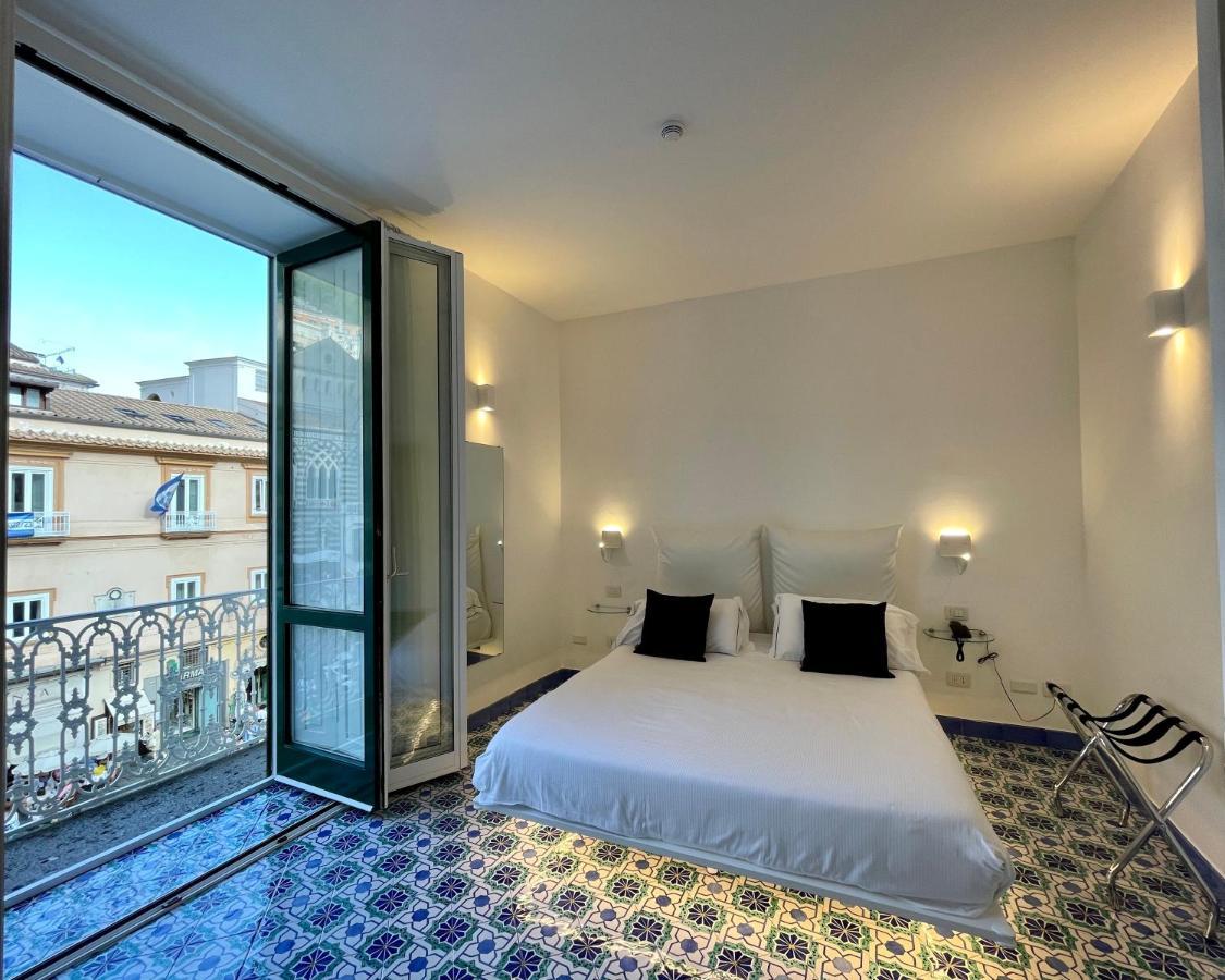 Deluxe Double Room Balcony Cathedral View