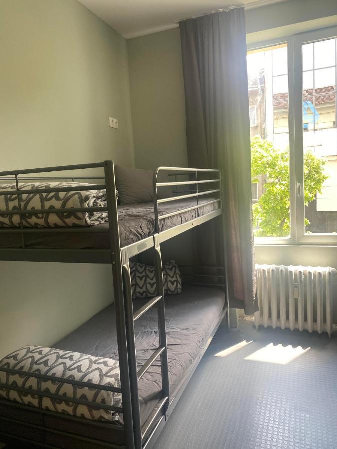 Bed Premium 6-Bed Mixed Dormitory Room