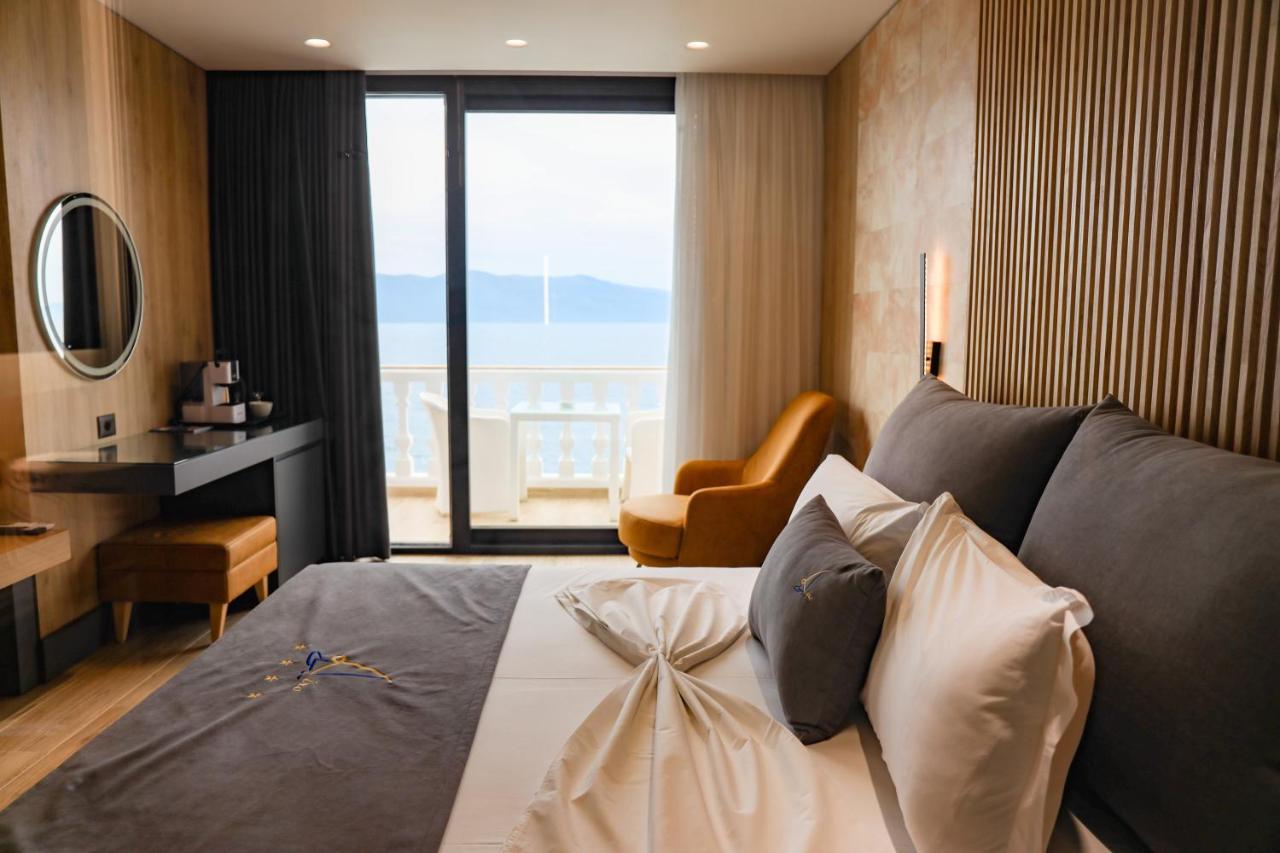 Chambre Double Supérieure avec Balcon - Vue sur Mer