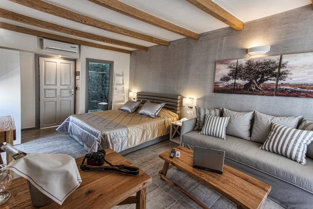 Classical Junior Suite with Balcony