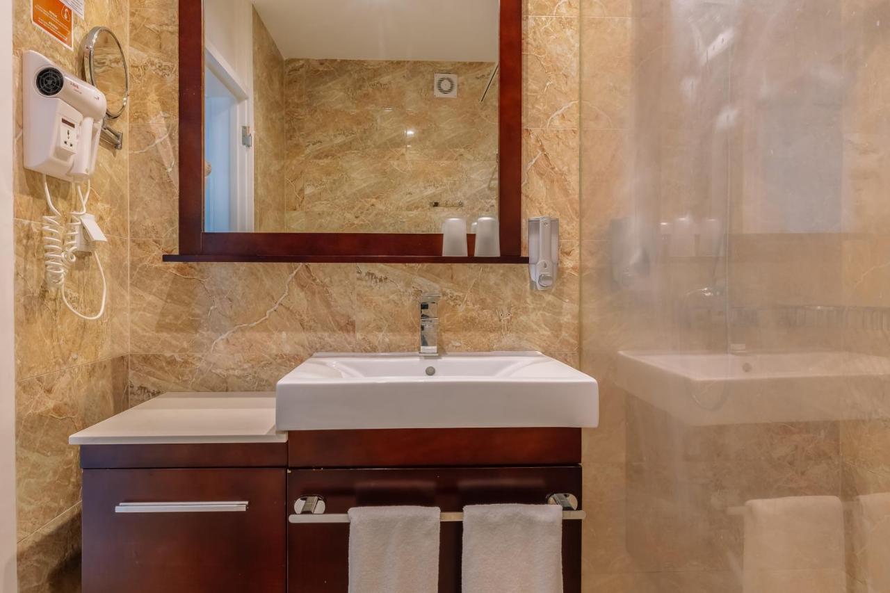 Deluxe One Bedroom Apartment Sea or Pool View