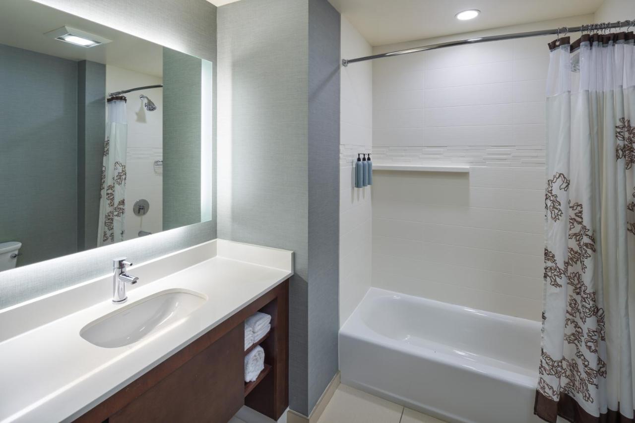 Suite com 1 Quarto e 2 Camas Queen-Size