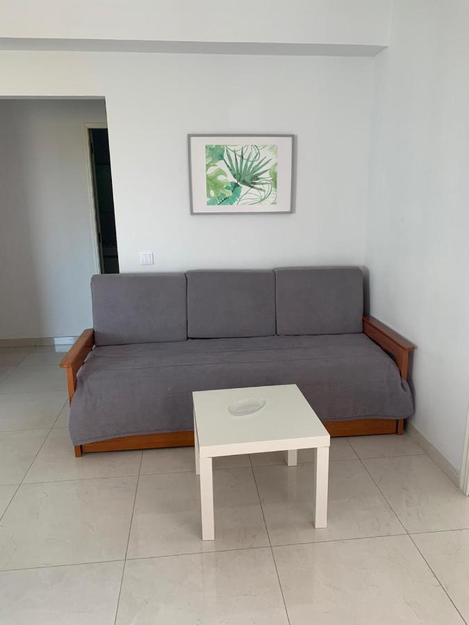 Deluxe One-Bedroom Apartment