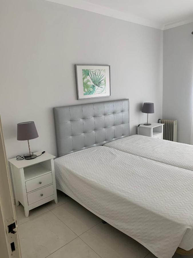 Deluxe One-Bedroom Apartment