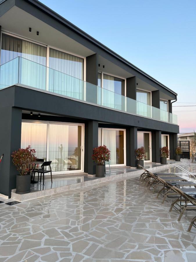 Deluxe tweepersoonskamer met balkon en uitzicht op zee
