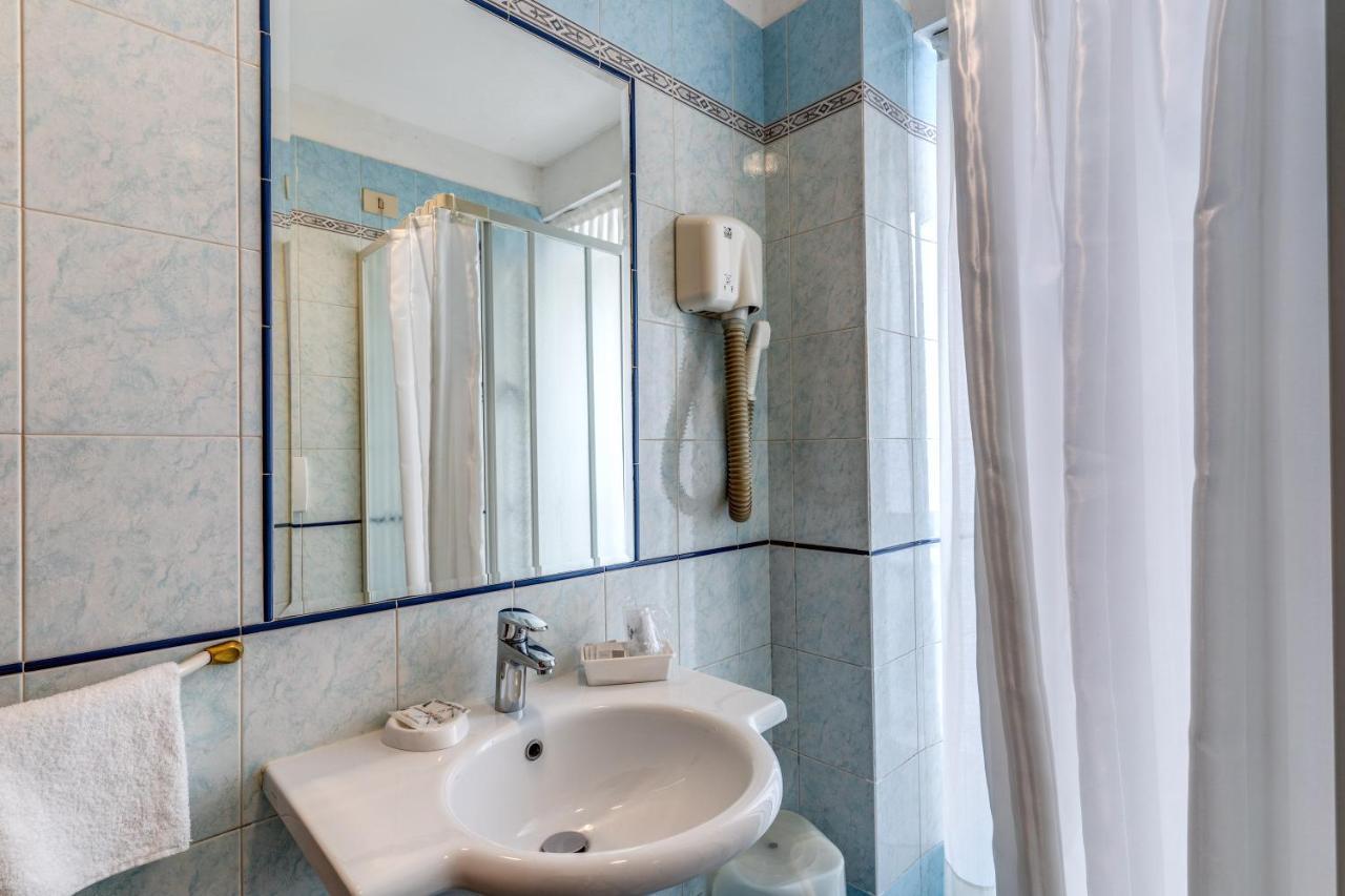 Basic Triple Room