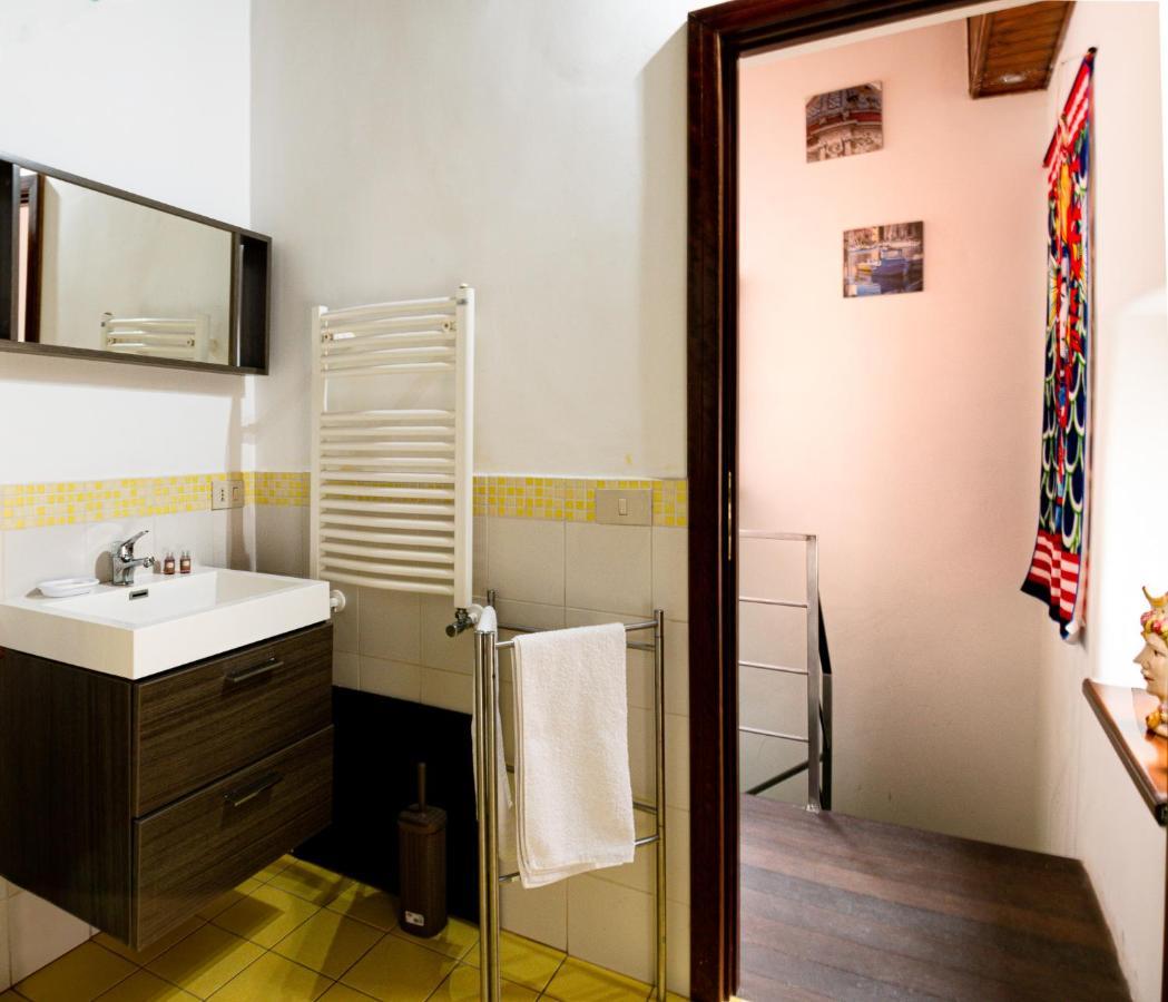 Twin Room Private Bathroom