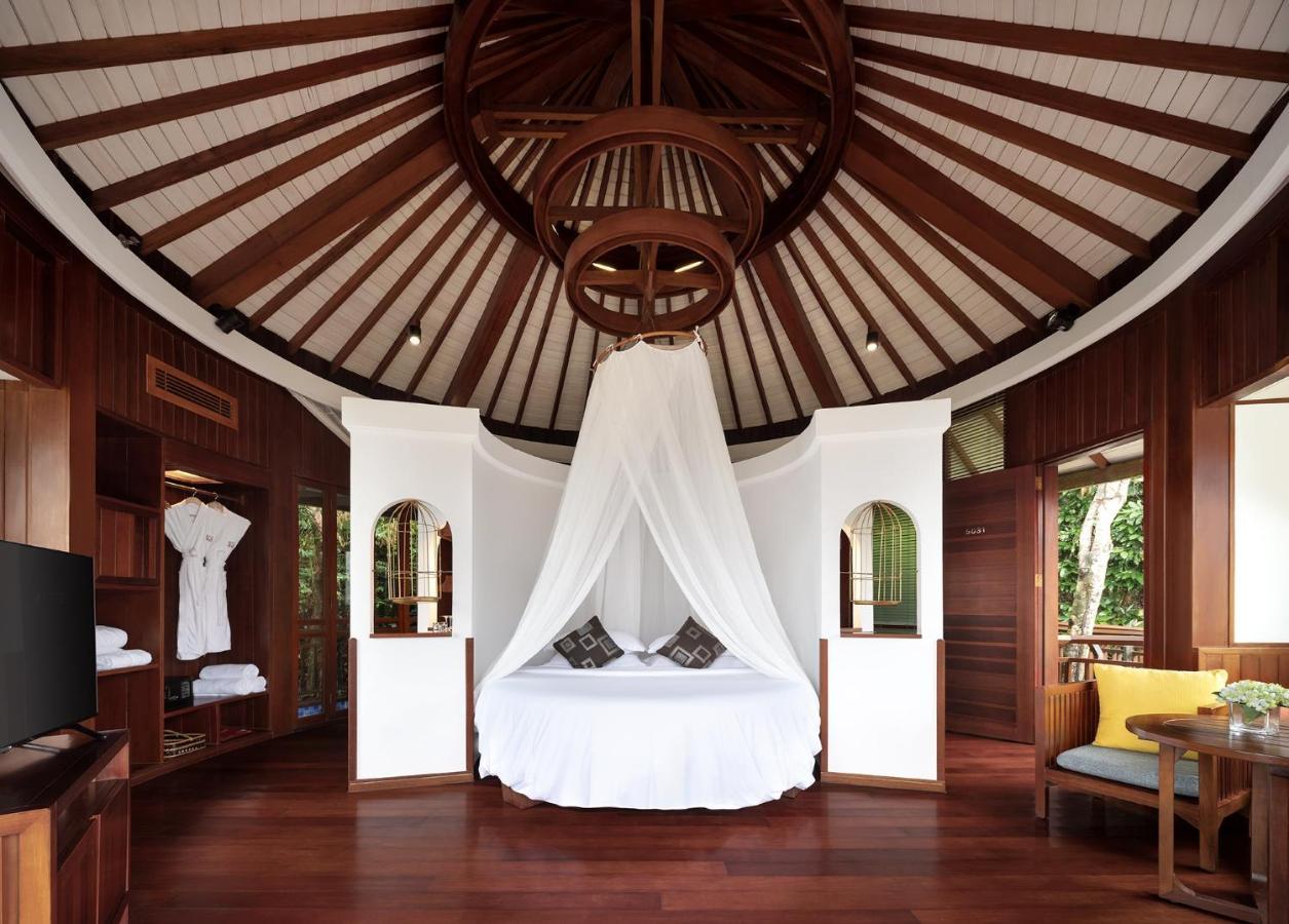 Round Bed Round House Villa Hot Tub
