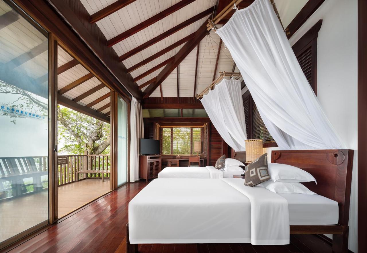 Twin Villa Hot Tub