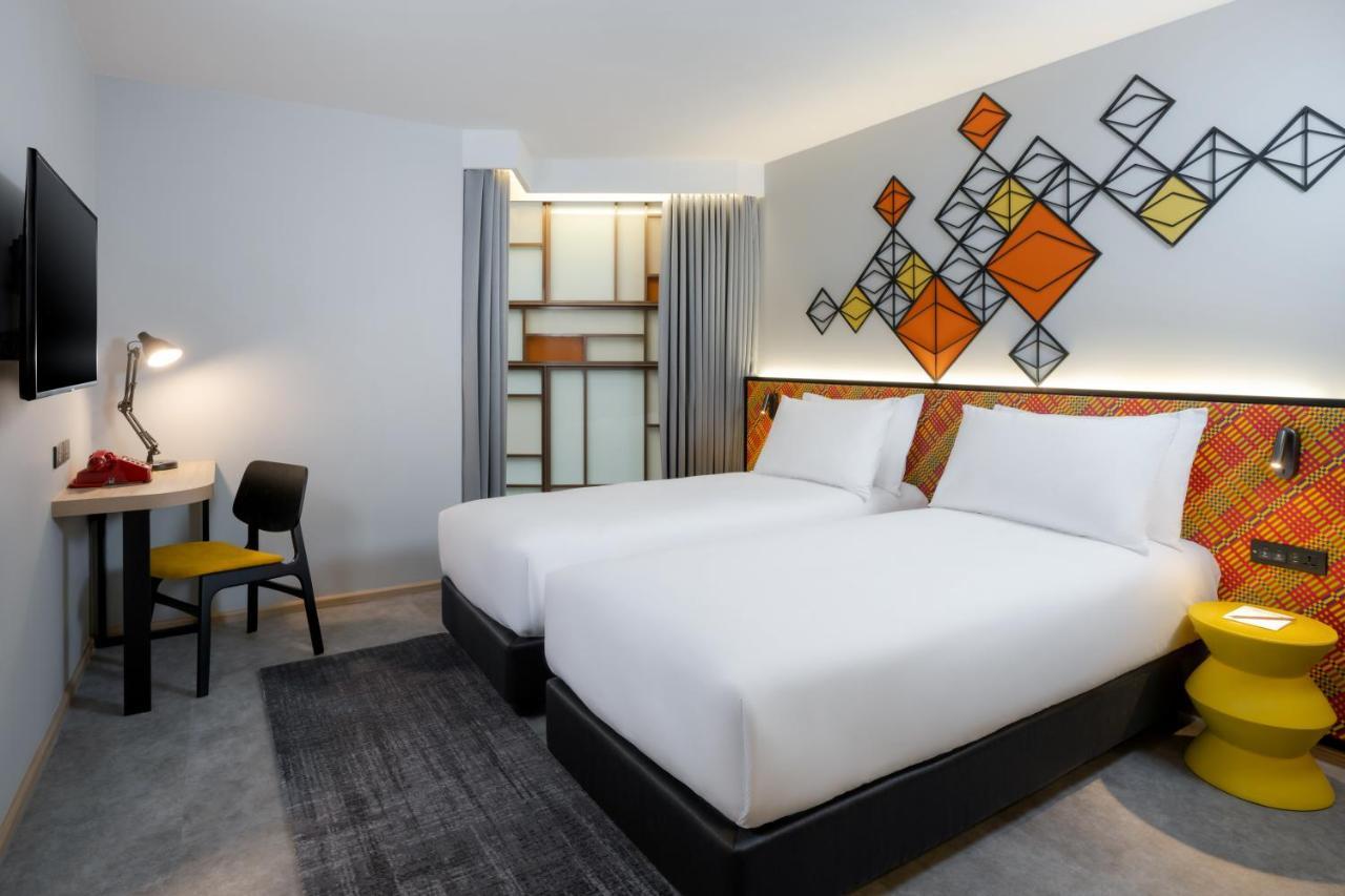Premium Twin Room Atrium View