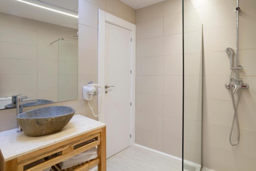 Standard Quadruple Room,1403825414:JPEG