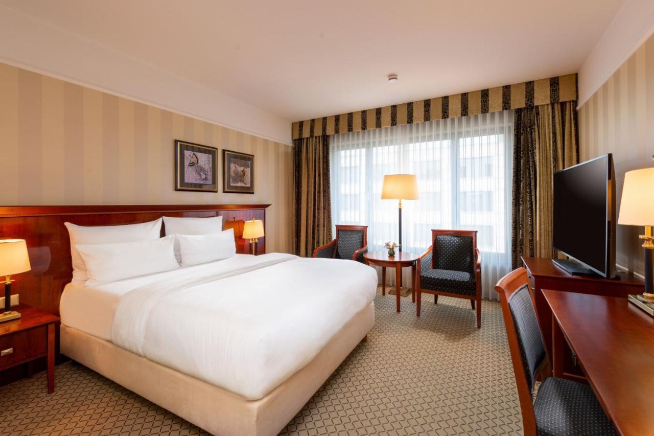 Classic Queen Room