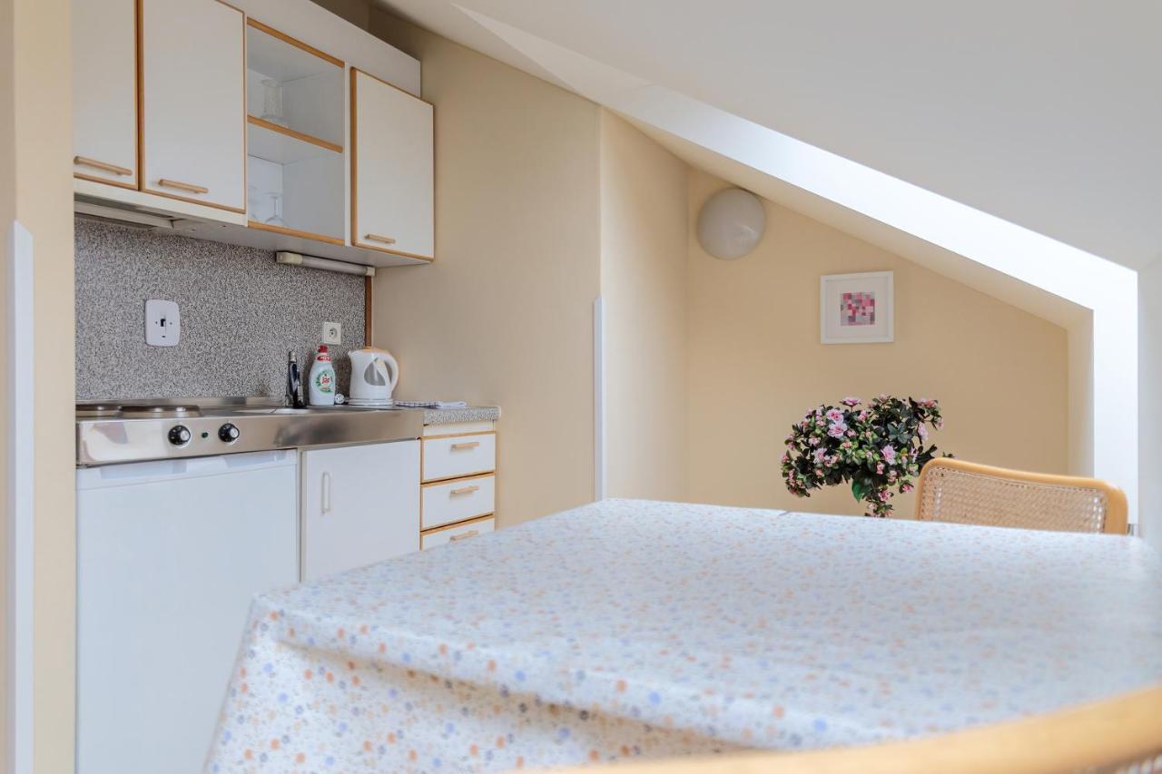Studio Apartment Air-Condition Attic