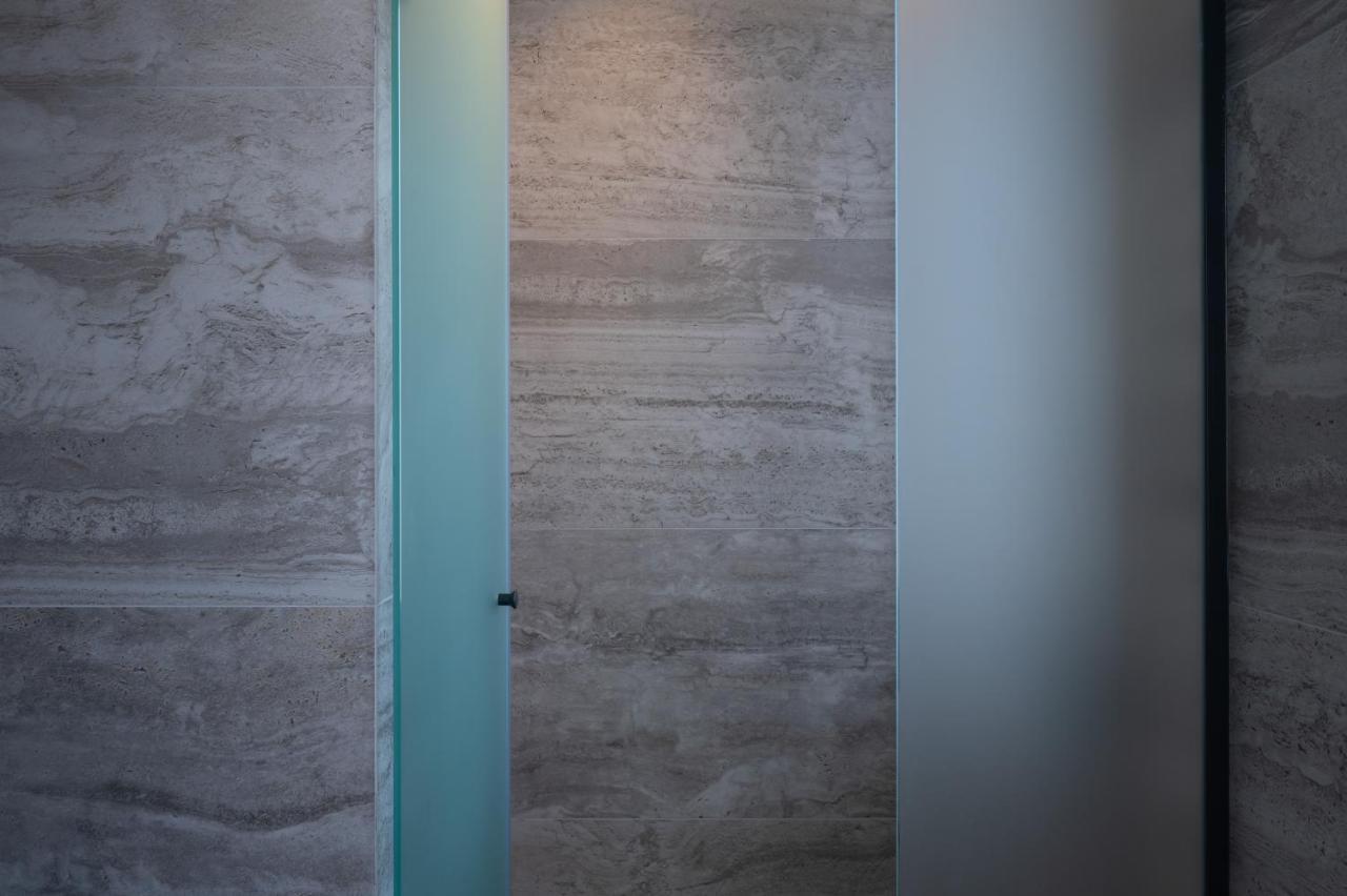 Penthouse Jacuzzi Suite