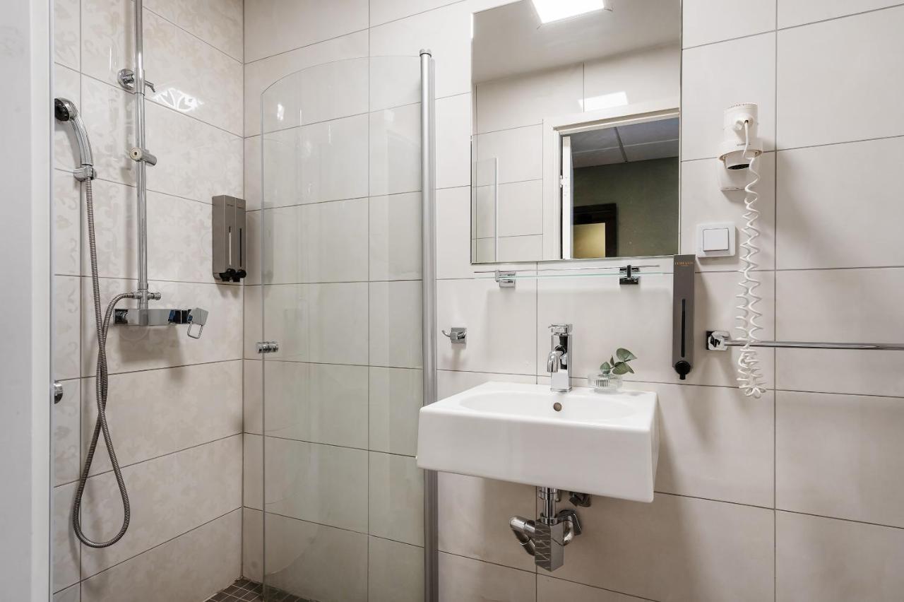 Single Room without Window