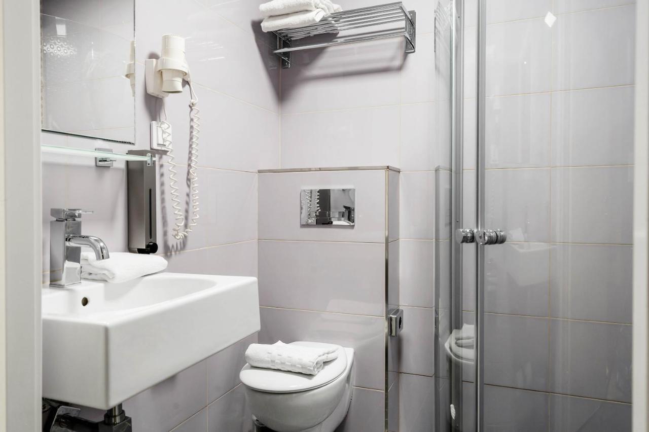 Single Room without Window