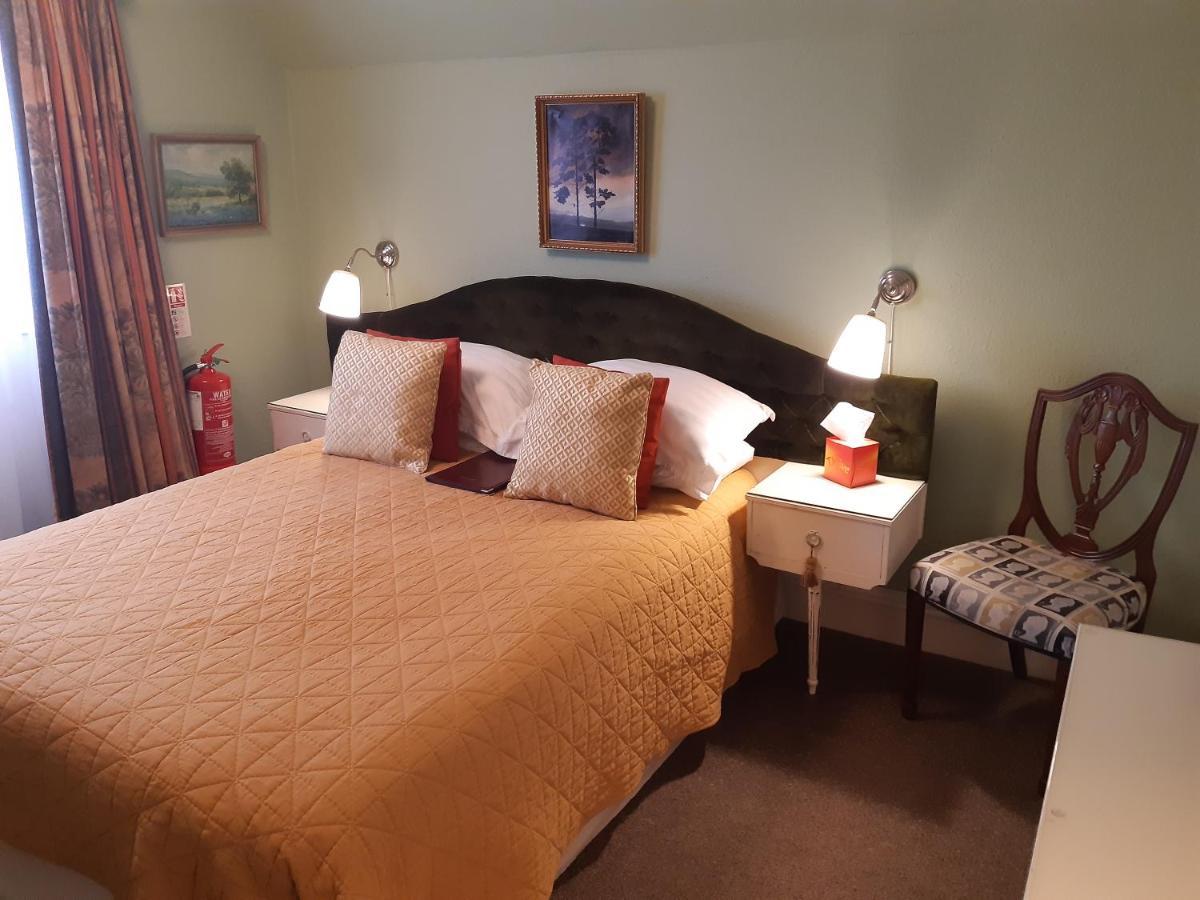 Double Room Private External Bathroom