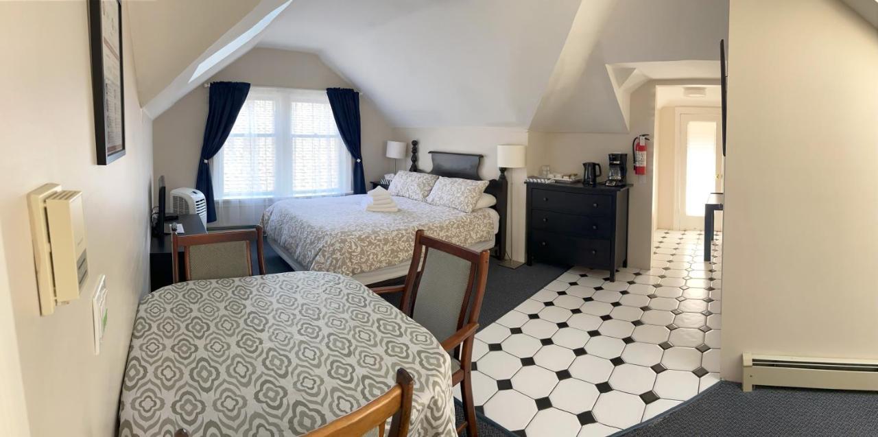 Queen Suite,1687479501:JPEG