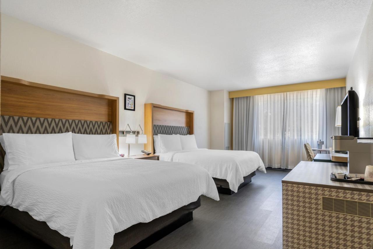 Premium Queen Room with Two Queen Beds,1413071831:JPEG