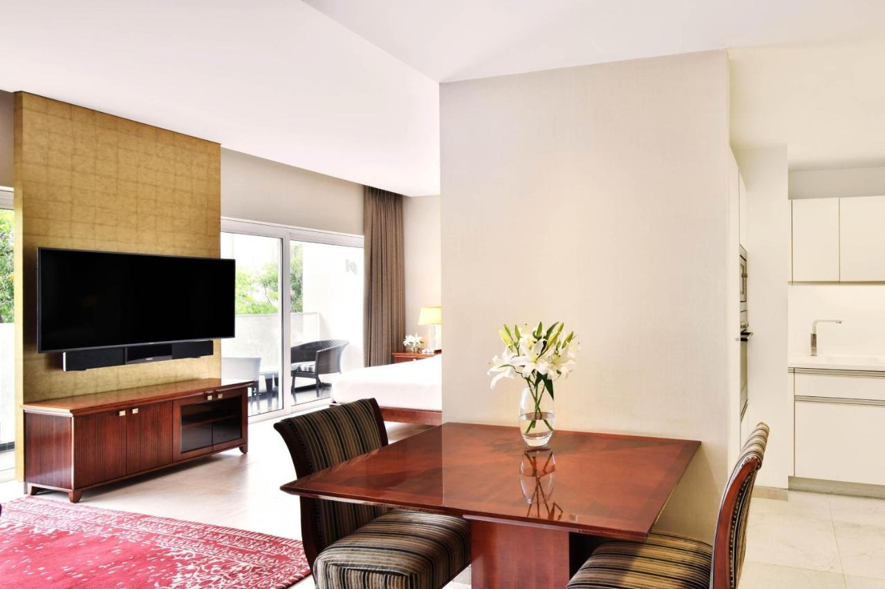 Studio Suite Balcony Kitchenette,1406796932:JPEG