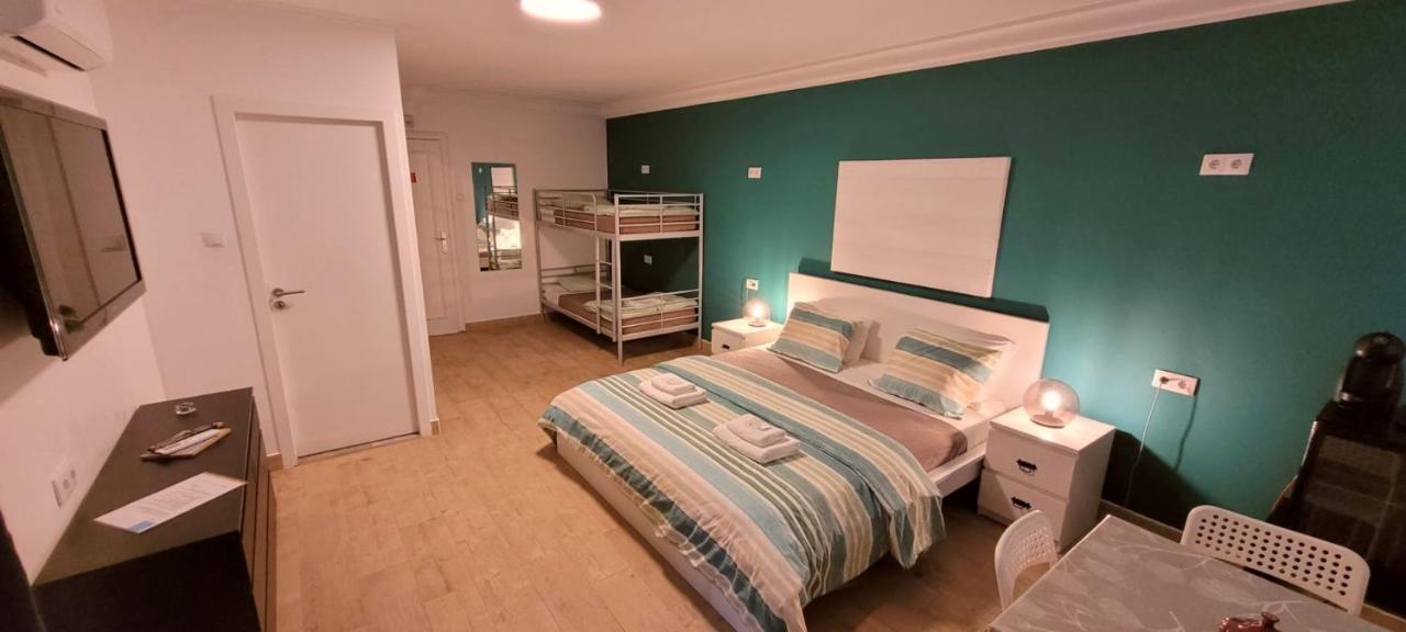 Habitación Familiar con baño privado