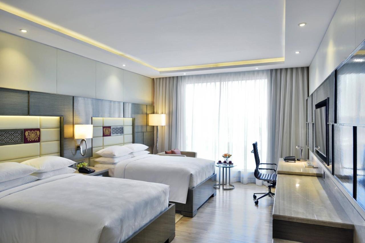 Guest room, 2 Double, City view