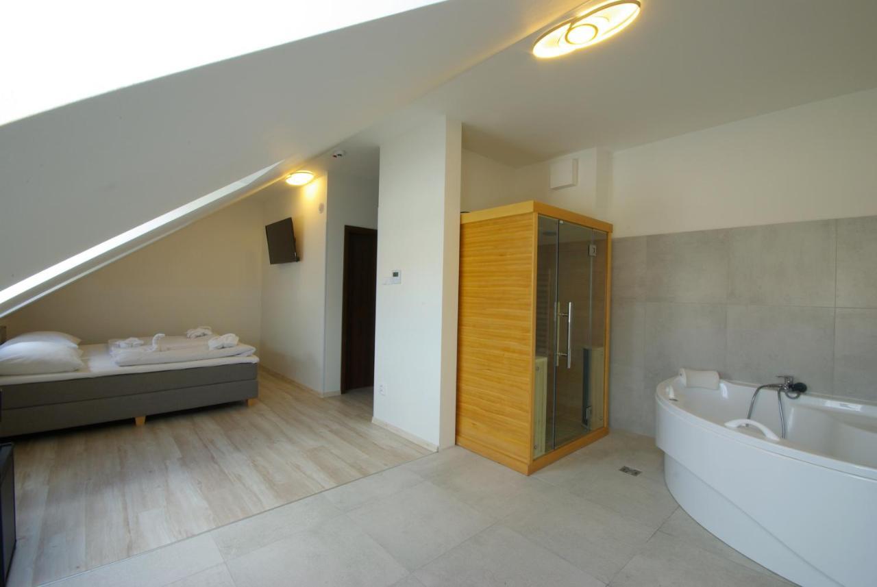 Double Room Spa Bath