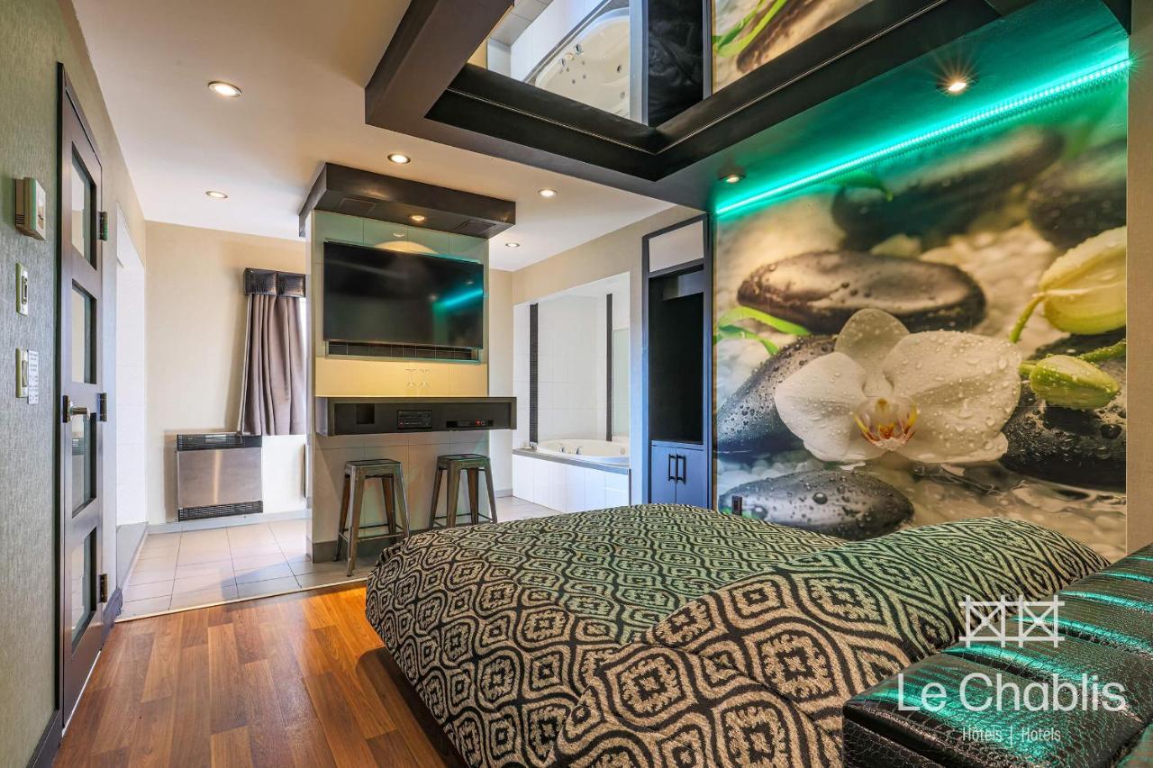 Deluxe Suite