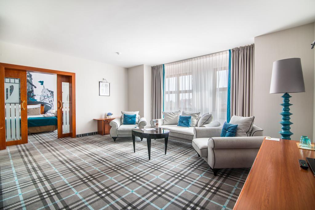 Presidential Suite,141194004:JPEG