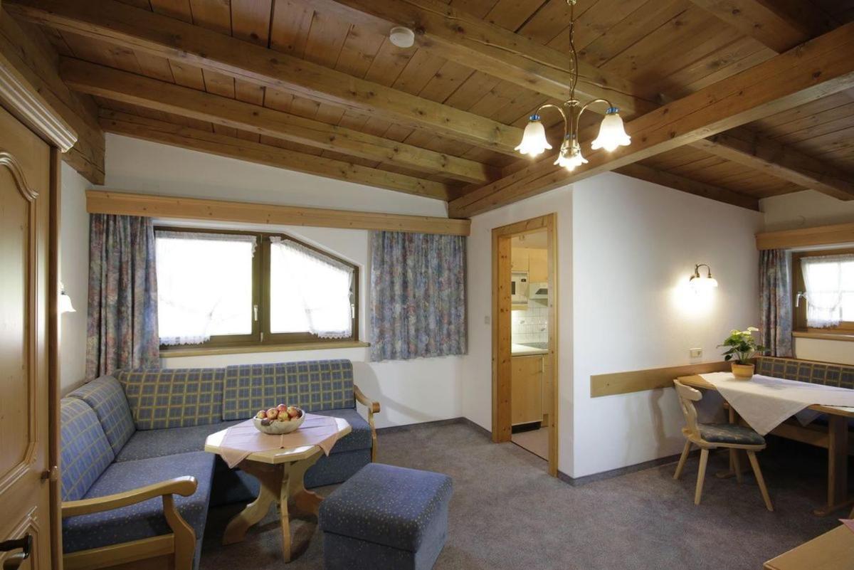 One-Bedroom Apartment,1411712762:JPEG