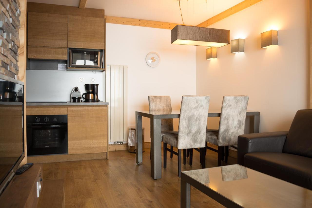 One-Bedroom Apartment Cabin
