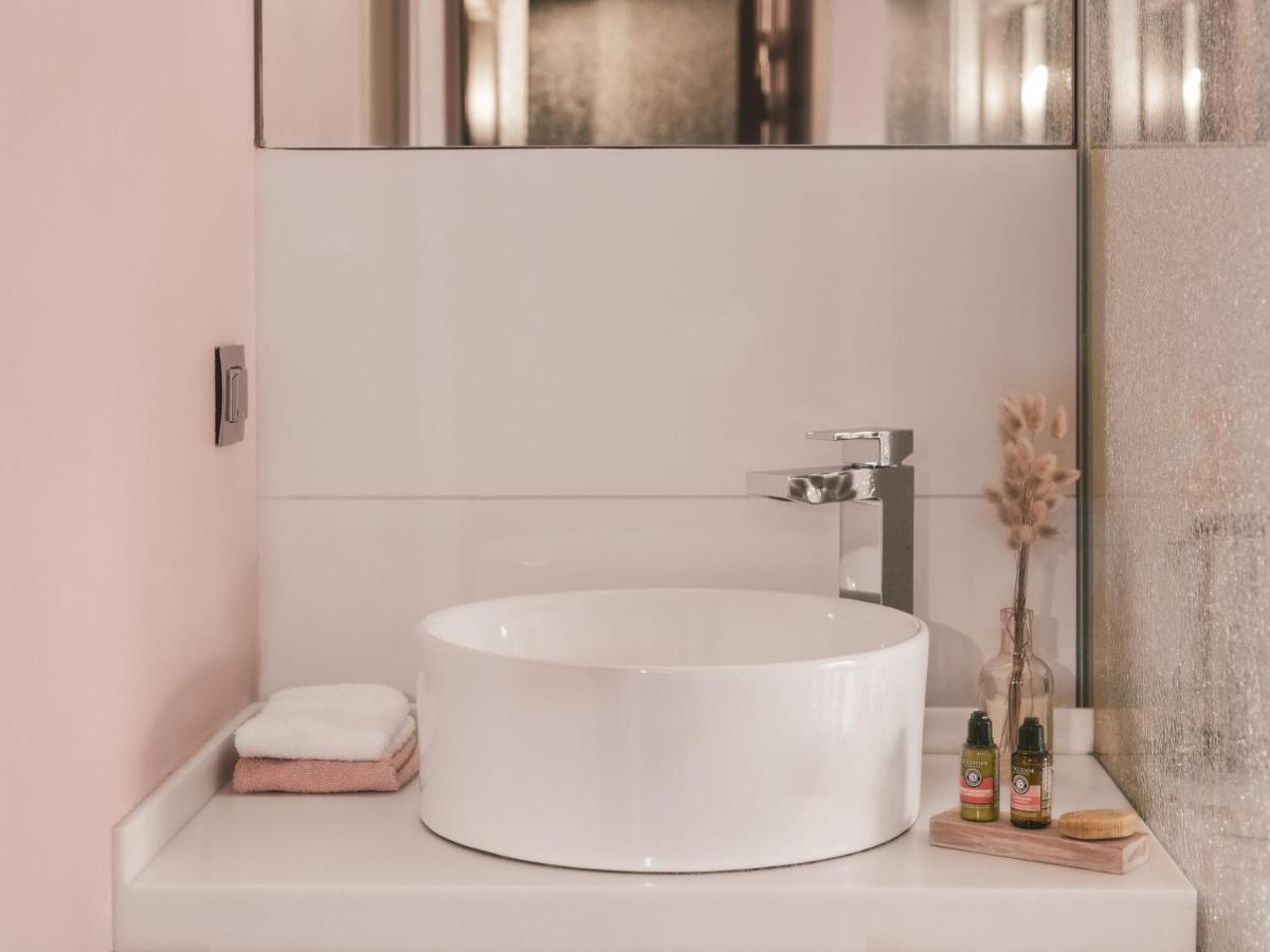 Modern Double Room Echo