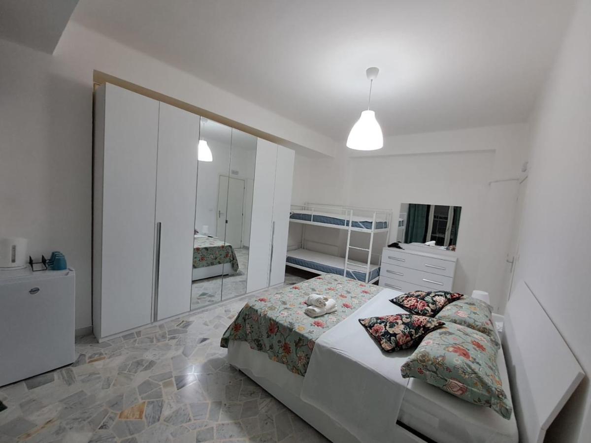 Chambre Quadruple avec Salle de Bains Commune