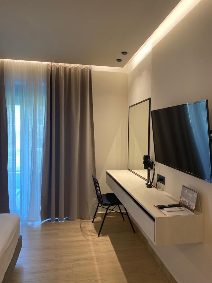 Deluxe Studio