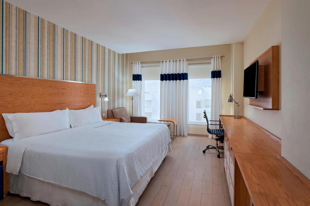 Traditional, Guest room, King, City view,1414321757:JPEG