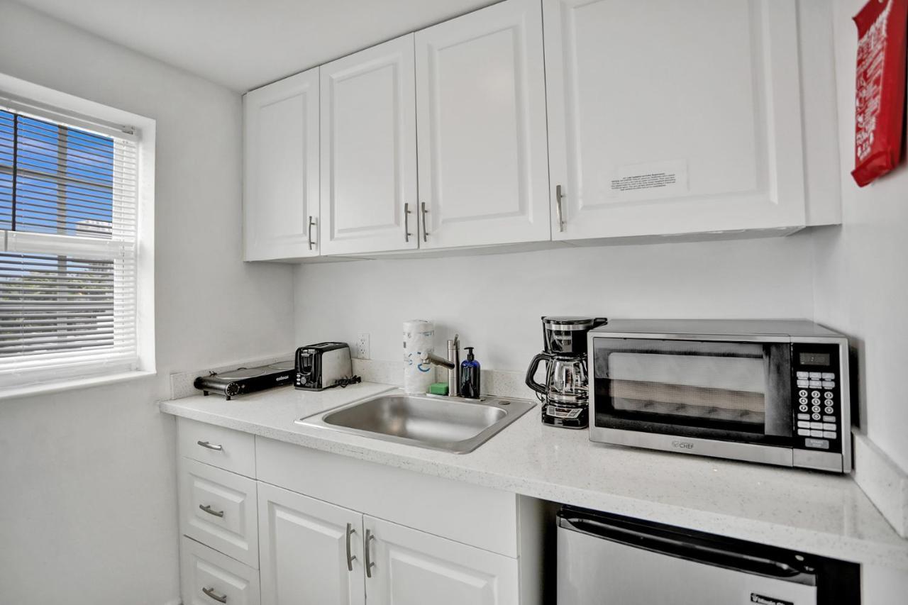 Superior One-Bedroom Suite Kitchen