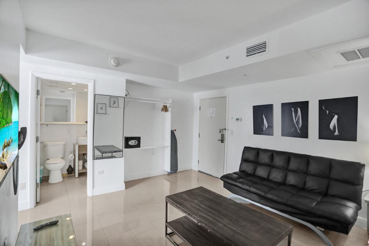 Superior One-Bedroom Suite Kitchen