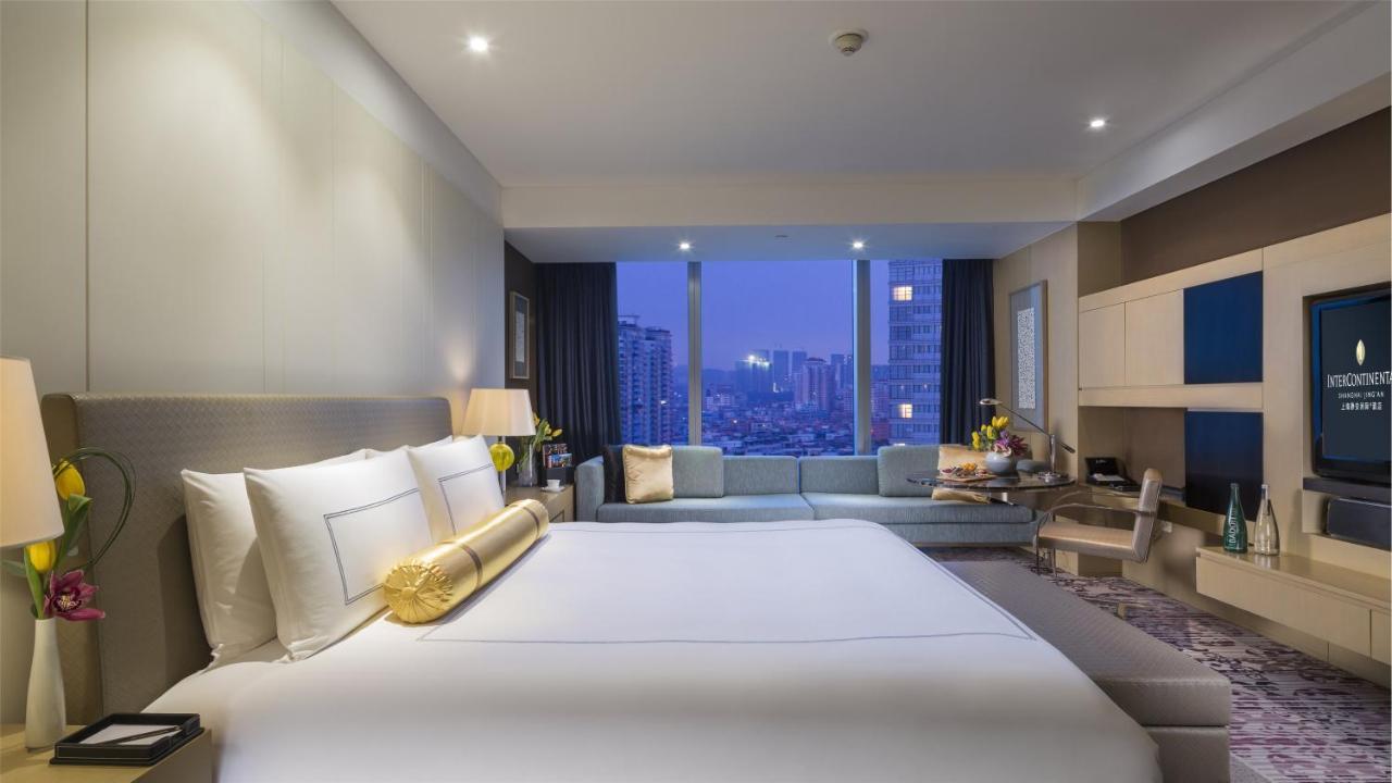 Classic King Room City View
