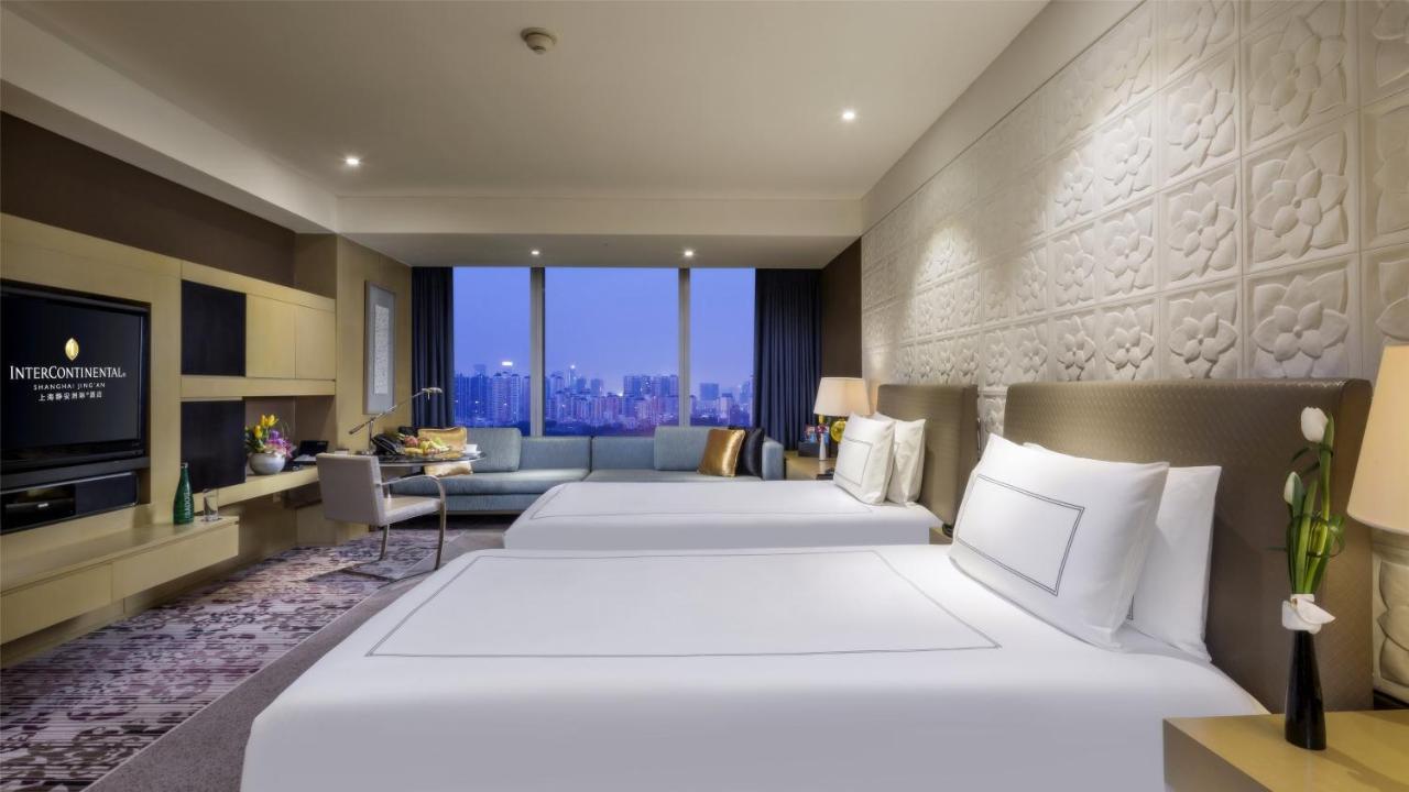 Classic Twin Room City View