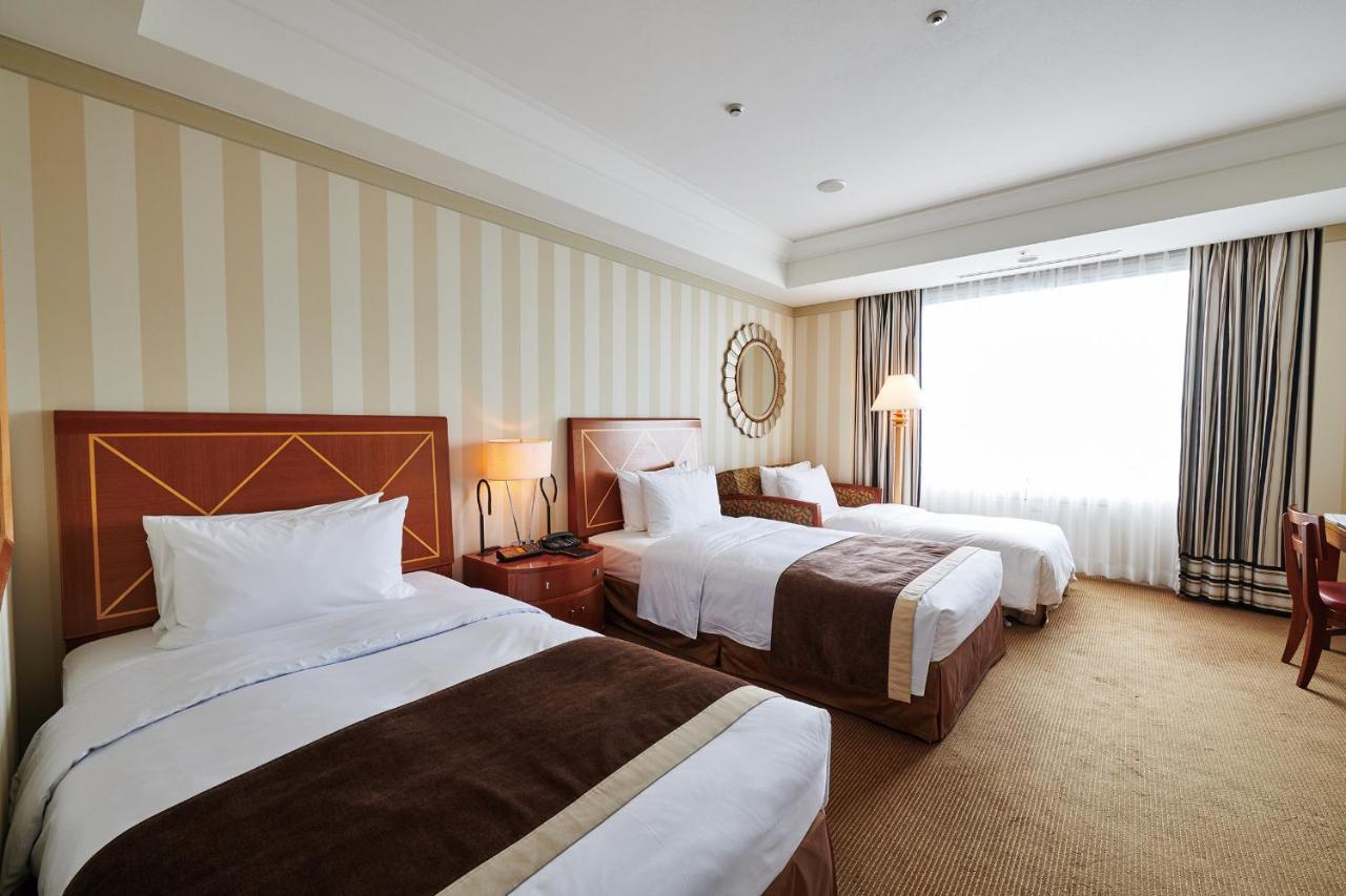 Superior Triple Room Smoking River View