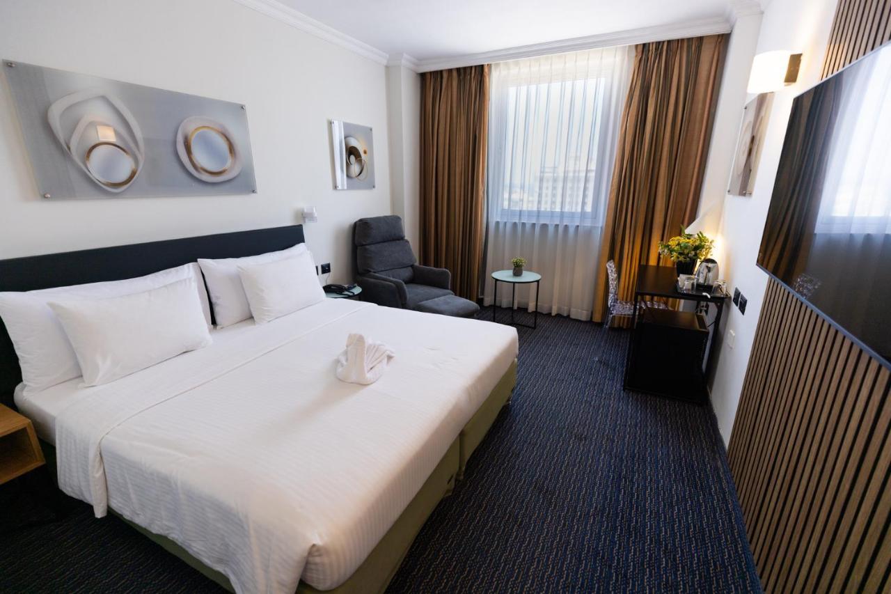 Double or Twin Room Lounge Access,1421004321:JPEG