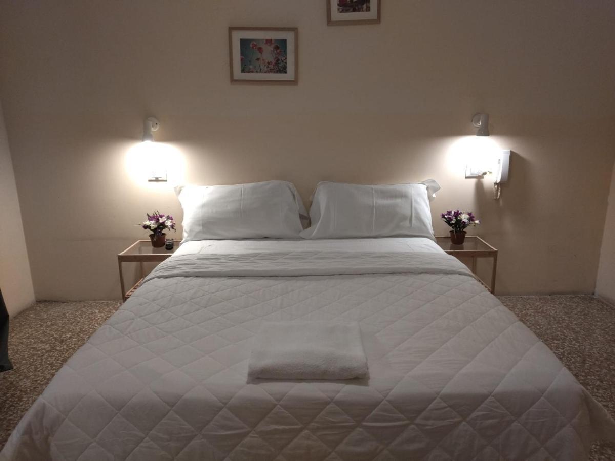 Double Room,1415564760:JPEG