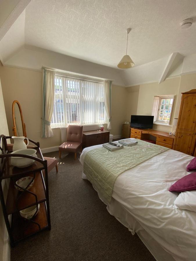 Large Double Room,1415622318:JPEG