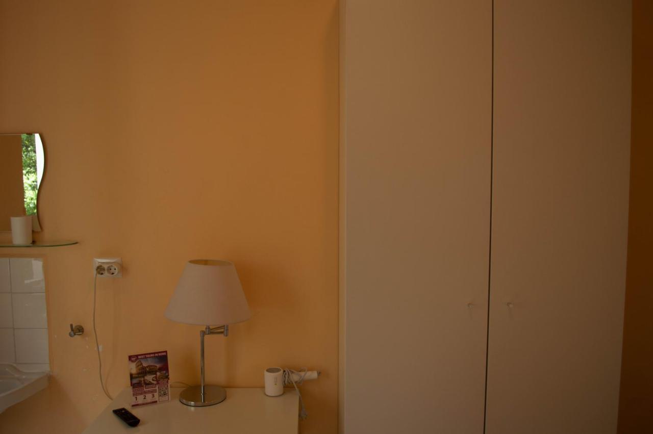 Economy Single Room