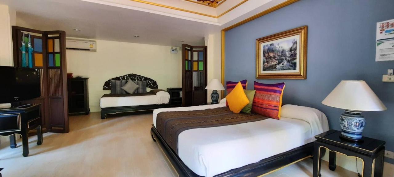 Gold Forest-Downstairs Room Forest view