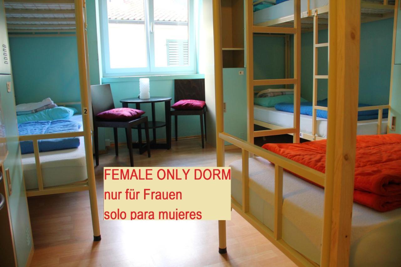 Budget Bed 6-Bed Female Dormitory Room