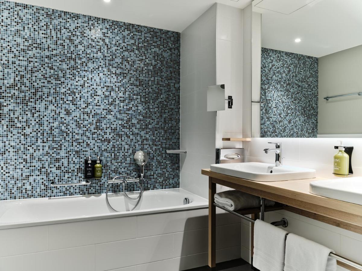 Premium Queen Room