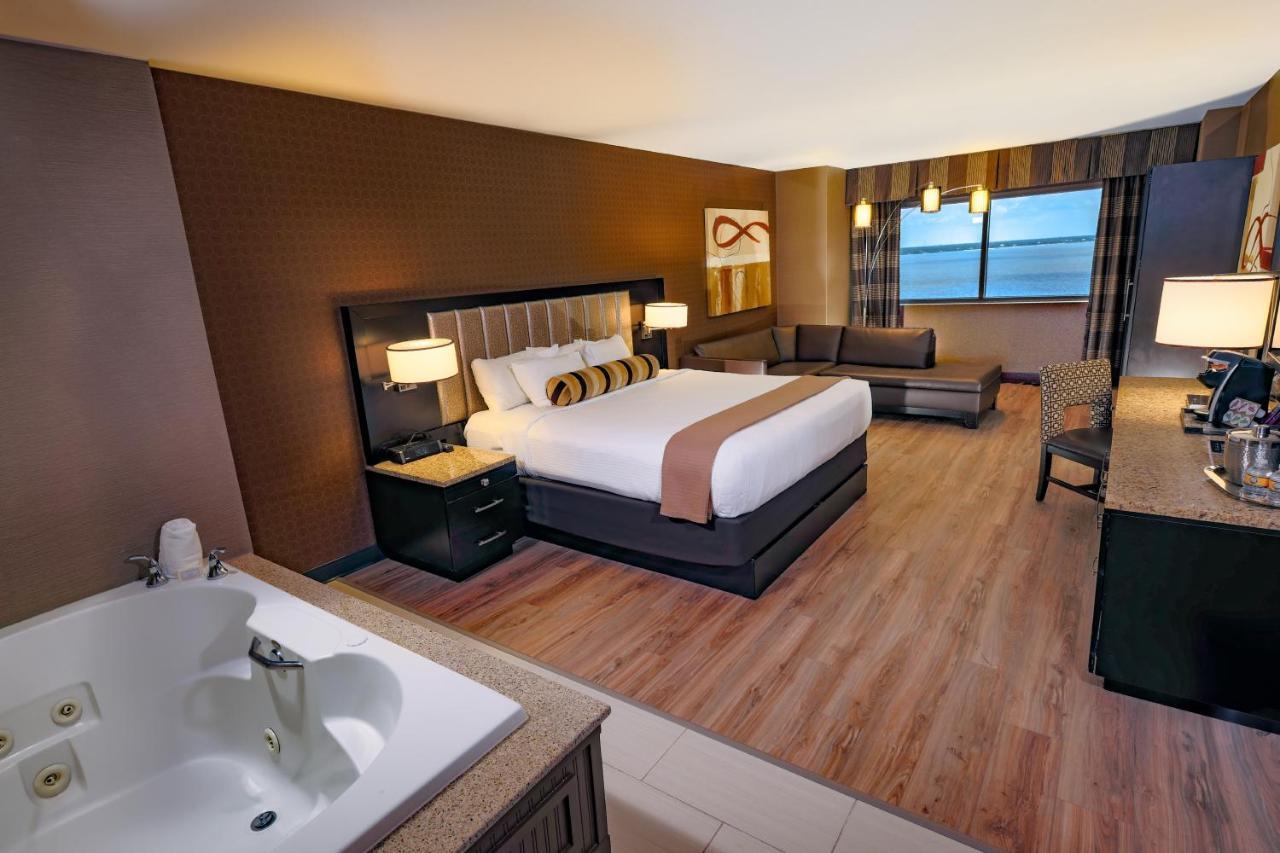 Deluxe King Suite,1420878438:JPEG